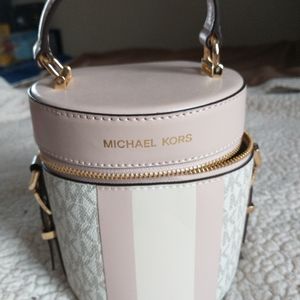 Michael Kors bucket purse